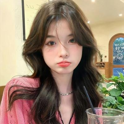 储物柜女孩